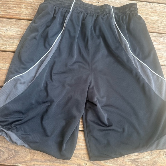Nike Men's Black and Gray Athletic Shorts - Picture 4 of 6